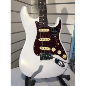 Fender Stratocaster Ultra Arctic Pearl